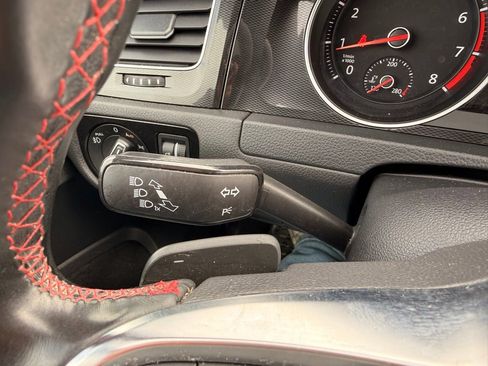 Used 2016 Volkswagen Golf 4-Door image 37