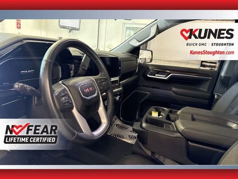 Used 2024 GMC Sierra 1500 Elevation w/ LPO, Elevation Black Package image 19