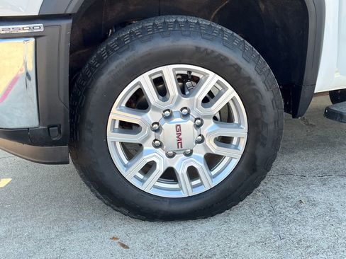 Used 2024 GMC Sierra 2500 SLT w/ SLT Convenience Package image 10