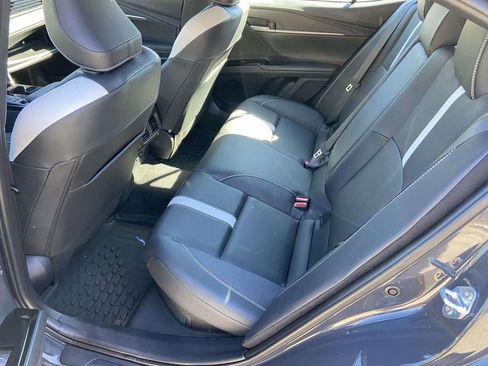 Used 2025 Toyota Camry SE image 17
