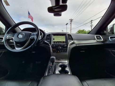Used 2018 Jeep Grand Cherokee Limited w/ Trailer Tow Group IV AWD/4WD image 2