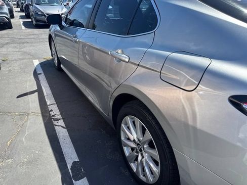 Used 2019 Toyota Camry LE FWD image 3