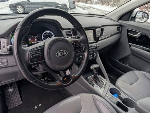 Used 2019 Kia Niro EX image 25