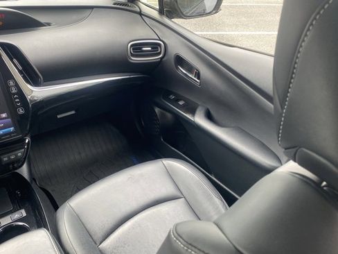 Used 2020 Toyota Prius Prime XLE image 33