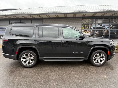 Used 2022 Jeep Wagoneer Series II AWD/4WD image 5