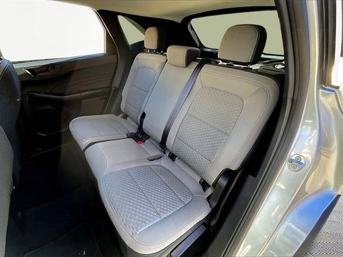 Used 2022 Ford Escape SE image 26