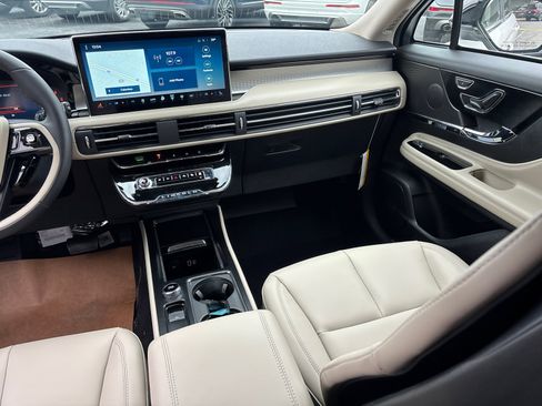 New 2026 Lincoln Corsair Premiere image 31