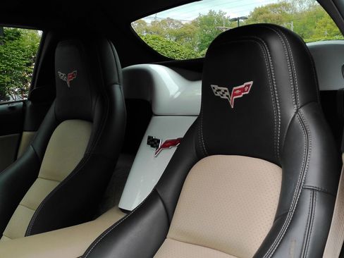 Certified 2011 Chevrolet Corvette Grand Sport w/ Preferred Equipment Group RWD image 9