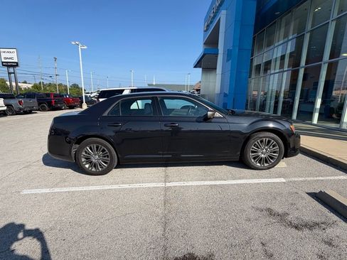Used 2014 Chrysler 300 C AWD/4WD image 6