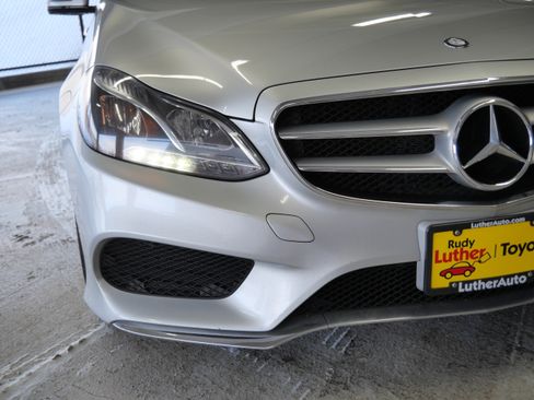 Used 2014 Mercedes-Benz E 350 4MATIC Sedan image 16