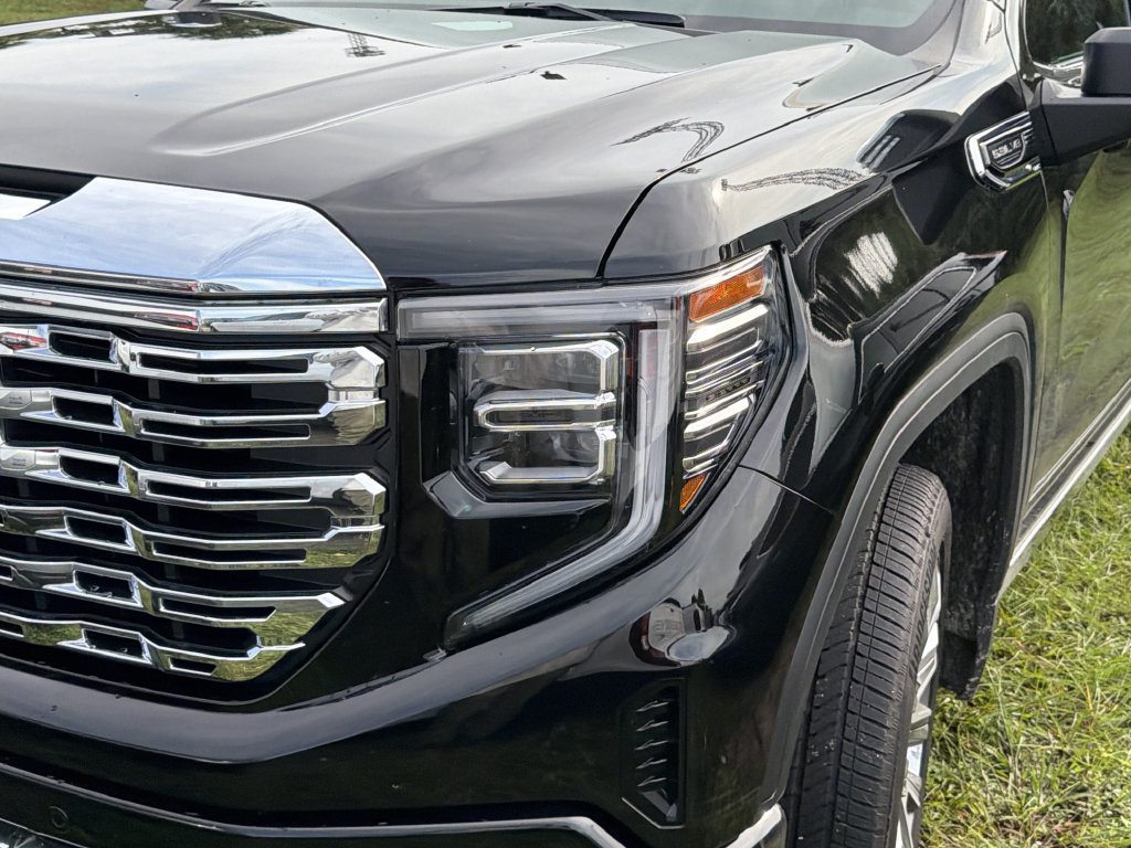 Used 2025 GMC Sierra 1500 Denali w/ Denali Reserve Package AWD/4WD image 6