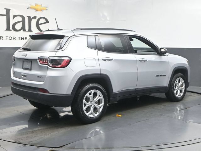 Used 2024 Jeep Compass Latitude AWD/4WD image 54