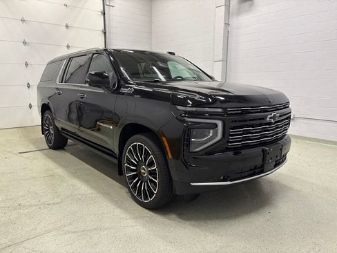 Used 2026 Chevrolet Suburban High Country AWD/4WD image 2