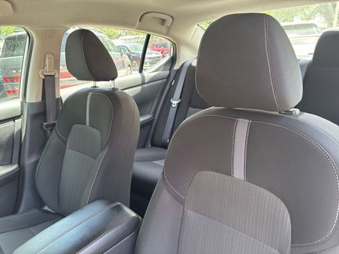 Used 2025 Nissan Sentra SV FWD image 35