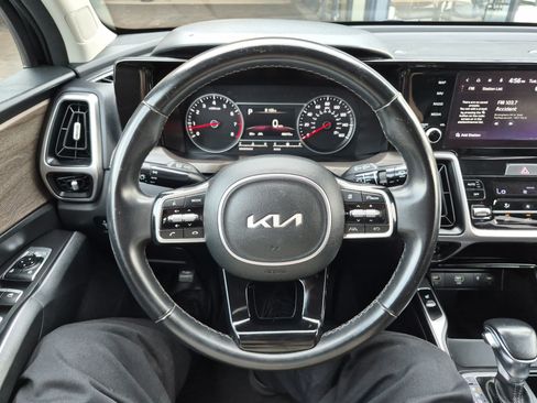 Used 2023 Kia Sorento S w/ Panoramic Sunroof Package AWD/4WD image 30
