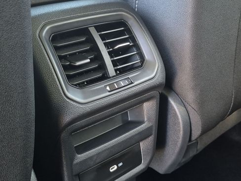 Used 2024 Volkswagen Taos SE w/ Panoramic Sunroof Package AWD/4WD image 23