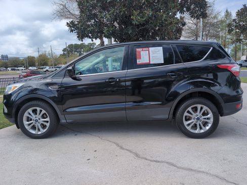 Used 2017 Ford Escape SE image 7