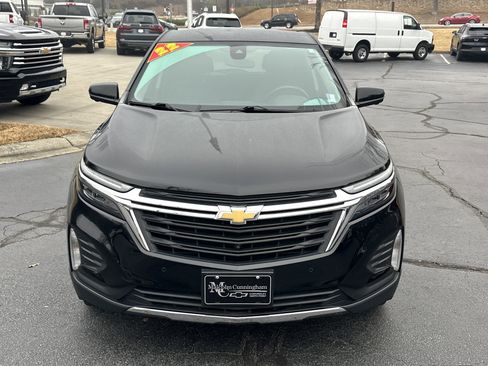 Used 2022 Chevrolet Equinox LT image 2