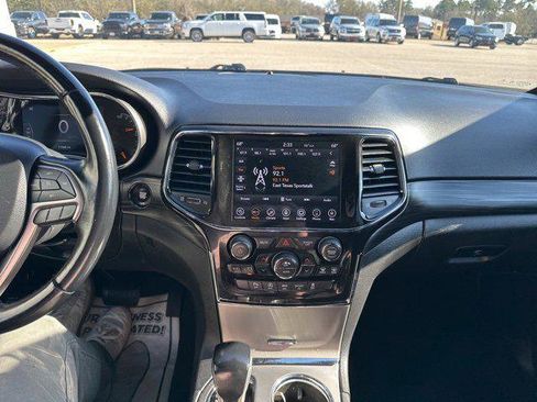 Certified 2021 Jeep Grand Cherokee Laredo X image 13