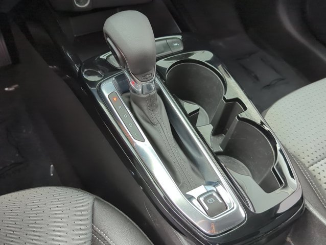 Used 2025 Chevrolet Trax LT w/ LT Convenience Package FWD image 19