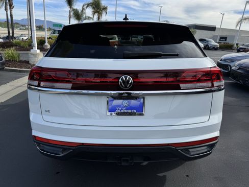 Used 2024 Volkswagen Atlas Cross Sport SE image 9