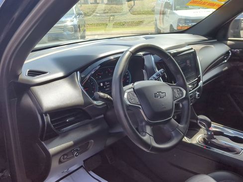 Used 2023 Chevrolet Traverse RS w/ LPO, Floor Liner Package AWD/4WD image 10
