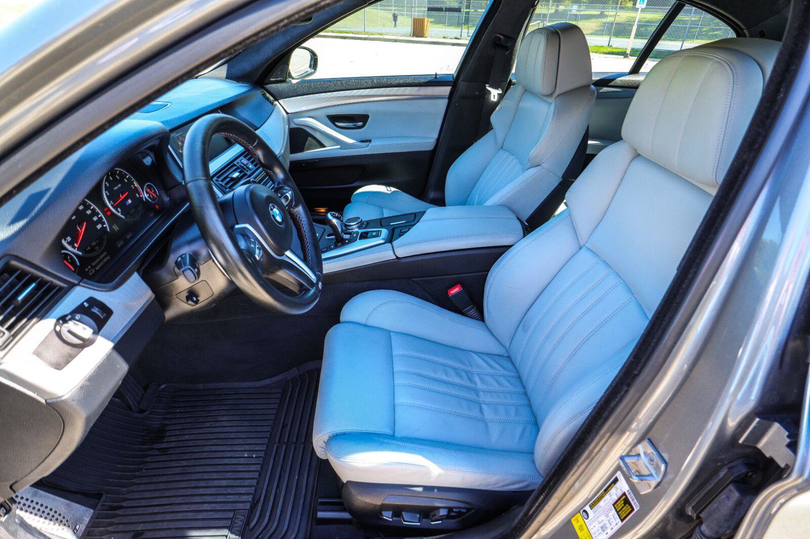 Used 2015 BMW M5 RWD image 35