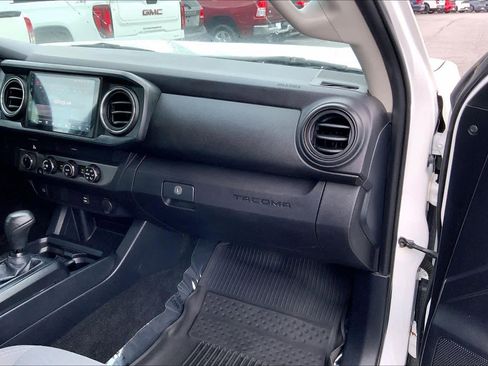 Used 2019 Toyota Tacoma SR AWD/4WD image 18