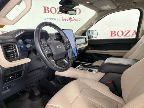Used 2023 Ford Expedition Max Platinum RWD image 12