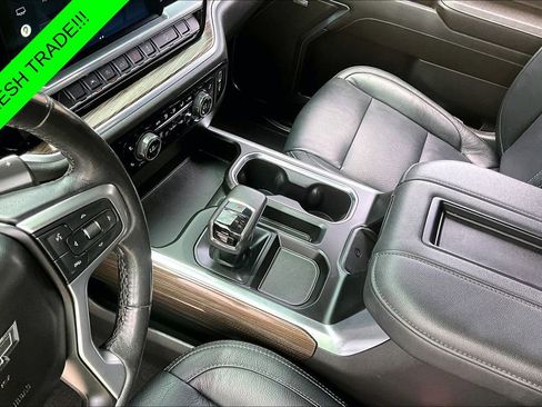 Used 2022 Chevrolet Silverado 1500 LT Trail Boss w/ Convenience Package II AWD/4WD image 18
