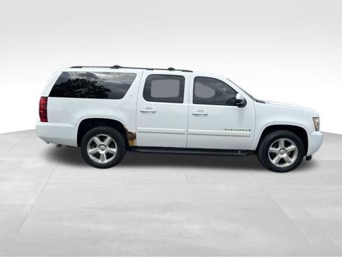 Used 2009 Chevrolet Suburban LT RWD image 8
