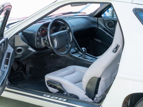 Used 1991 Porsche 928 GT image 14