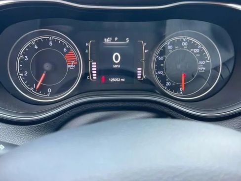 Used 2020 Jeep Cherokee Latitude FWD image 13