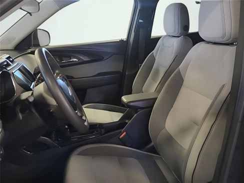 Used 2021 Chevrolet TrailBlazer LT image 9