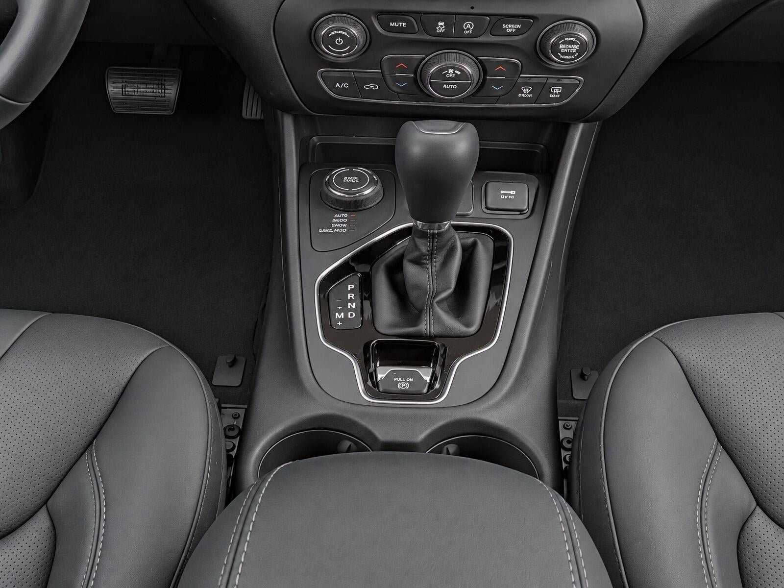 Used 2020 Jeep Cherokee Limited AWD/4WD image 15
