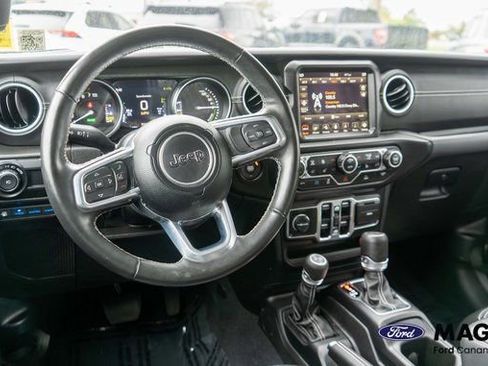 Used 2023 Jeep Wrangler Unlimited Sahara w/ Cold Weather Group AWD/4WD image 12