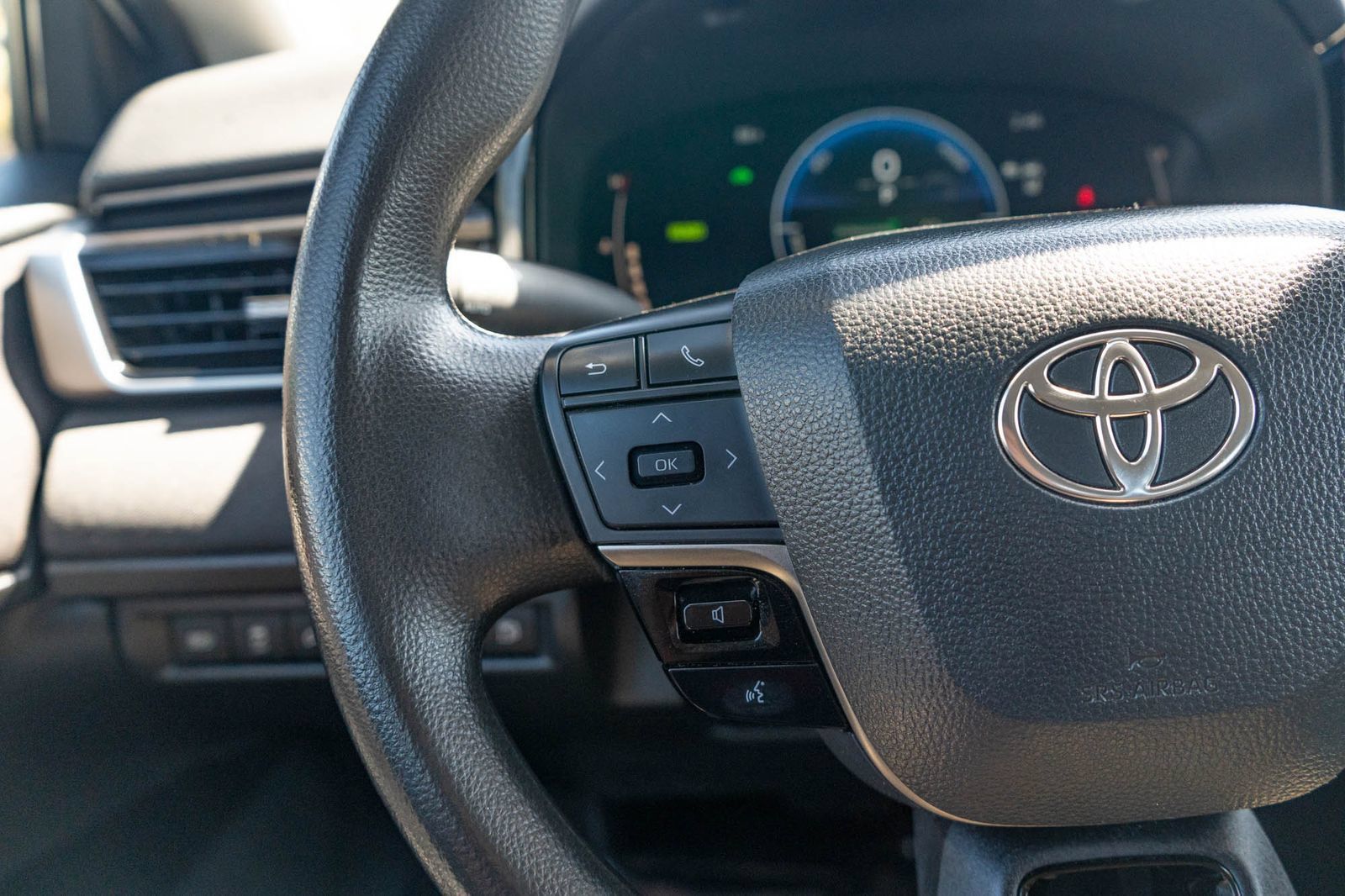 Used 2025 Toyota Camry Hybrid FWD image 27