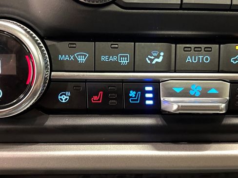 Used 2023 Ford Expedition XLT image 44