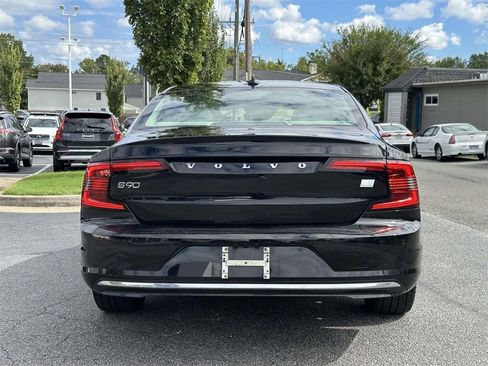 Used 2021 Volvo S90 T8 Inscription image 21