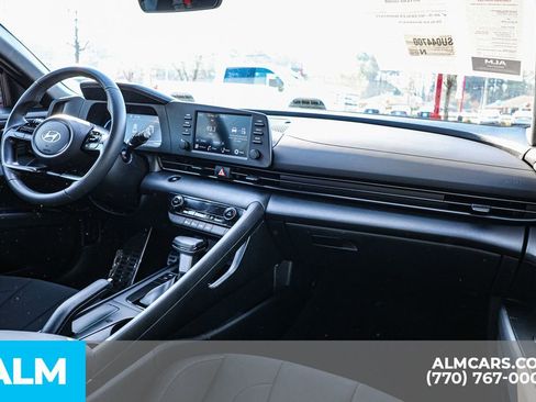 Used 2025 Hyundai Elantra Sport image 30