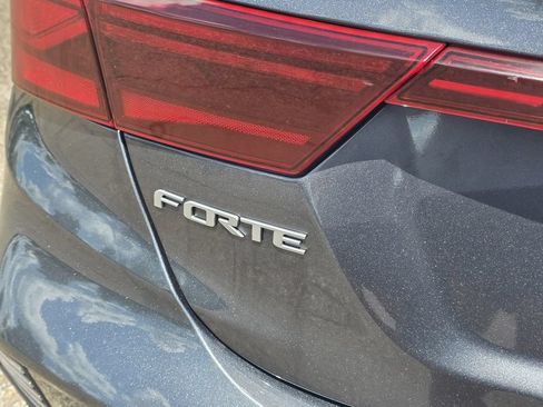 Used 2024 Kia Forte LXS FWD image 31