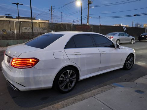 Used 2016 Mercedes-Benz E 350 4MATIC Sedan image 4