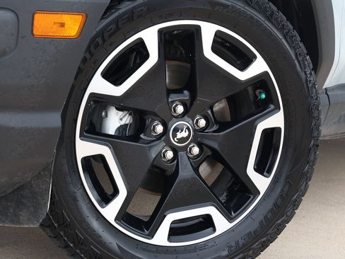 Used 2023 Ford Bronco Sport Outer Banks w/ Tech Package AWD/4WD image 12