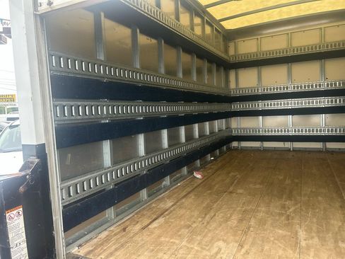 Used 2021 Chevrolet Express 3500 RWD image 10