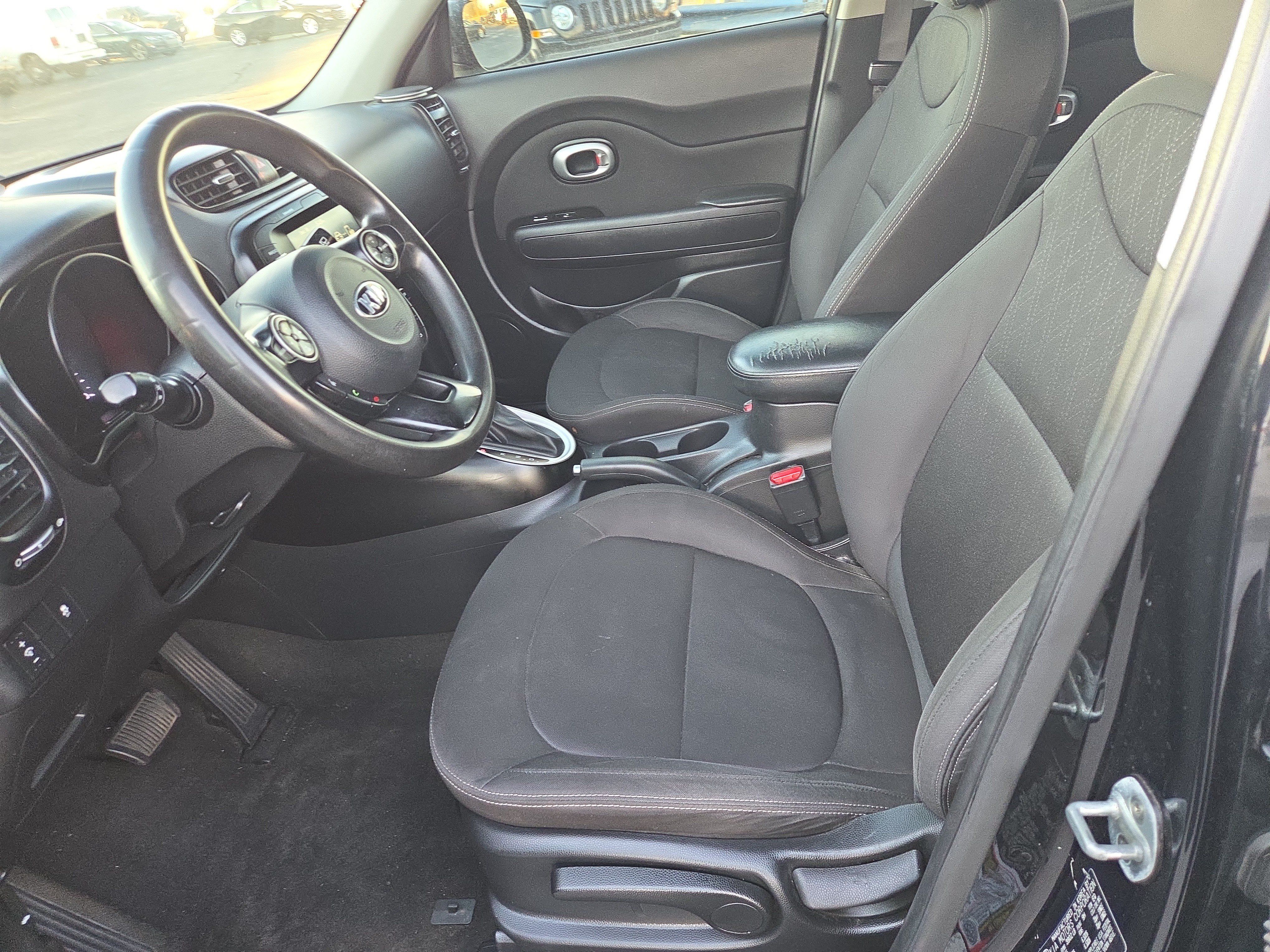 Used 2018 Kia Soul w/ Convenience Package FWD image 10