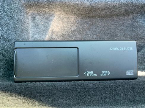 Used 1999 Chevrolet Corvette Coupe w/ Roof Pkg image 24