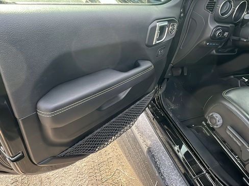 Used 2023 Jeep Wrangler Sahara w/ Cold Weather Group image 14