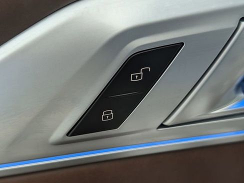 Used 2024 BMW XM AWD/4WD image 12