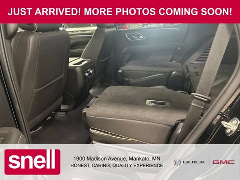 Used 2022 GMC Yukon SLT w/ SLT Premium Package AWD/4WD image 4