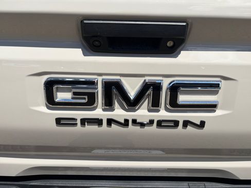 Used 2026 GMC Canyon AT4 w/ Technology Plus Package AWD/4WD image 17